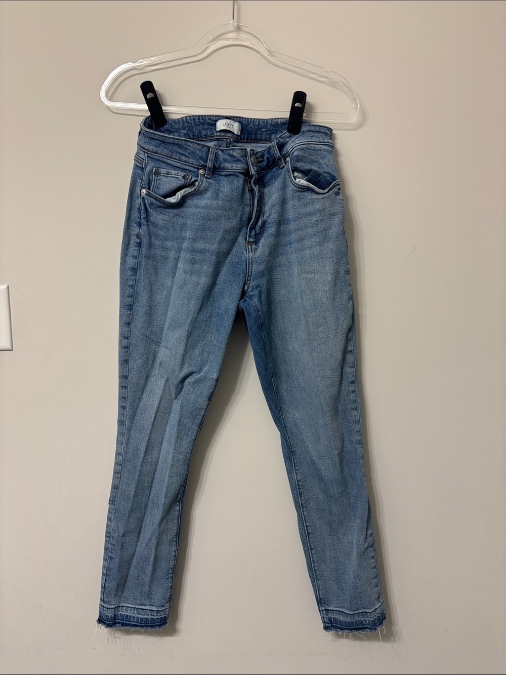 LOFT Light Wash Skinny Jeans